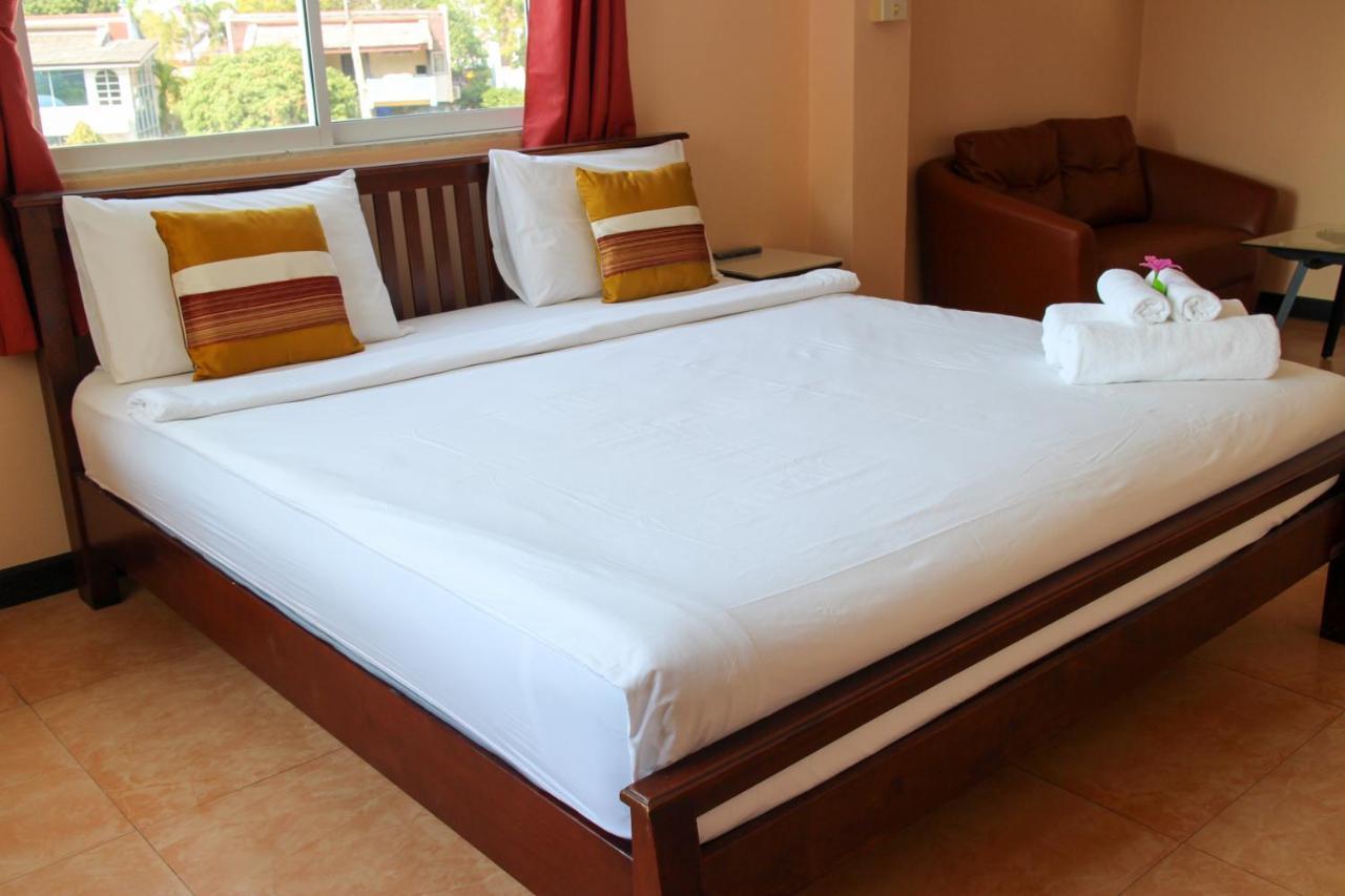 Spa Guest House Pantai Jomtien Luaran gambar